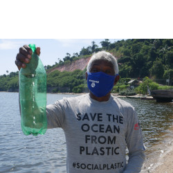 Collector of ocean-bound plastic Rio de Janeiro cropped